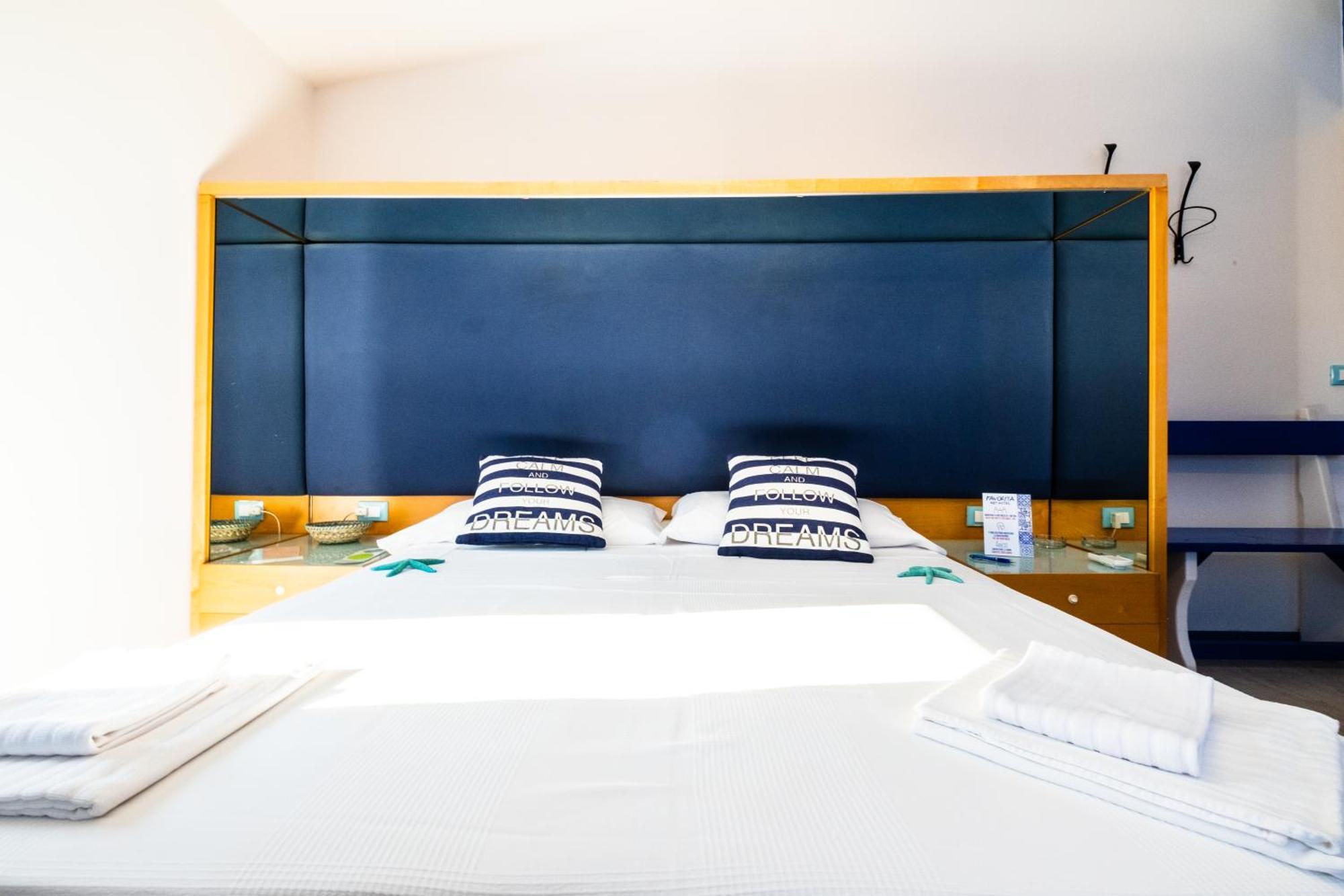 La Favorita Hotel Cala Gonone Eksteriør billede