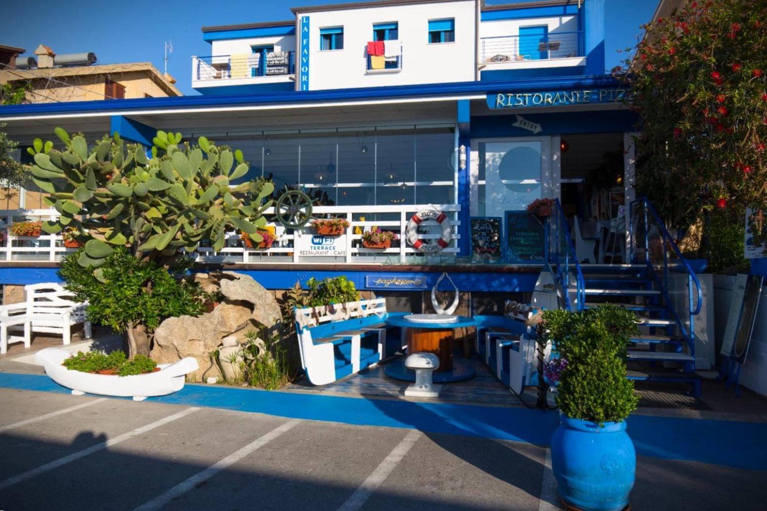 La Favorita Hotel Cala Gonone Eksteriør billede